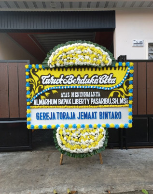 Papan Bunga Duka di Pantai Kasuari