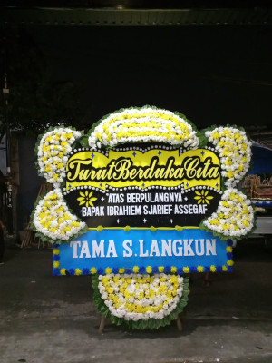 Papan Bunga Duka di Pantai Kasuari